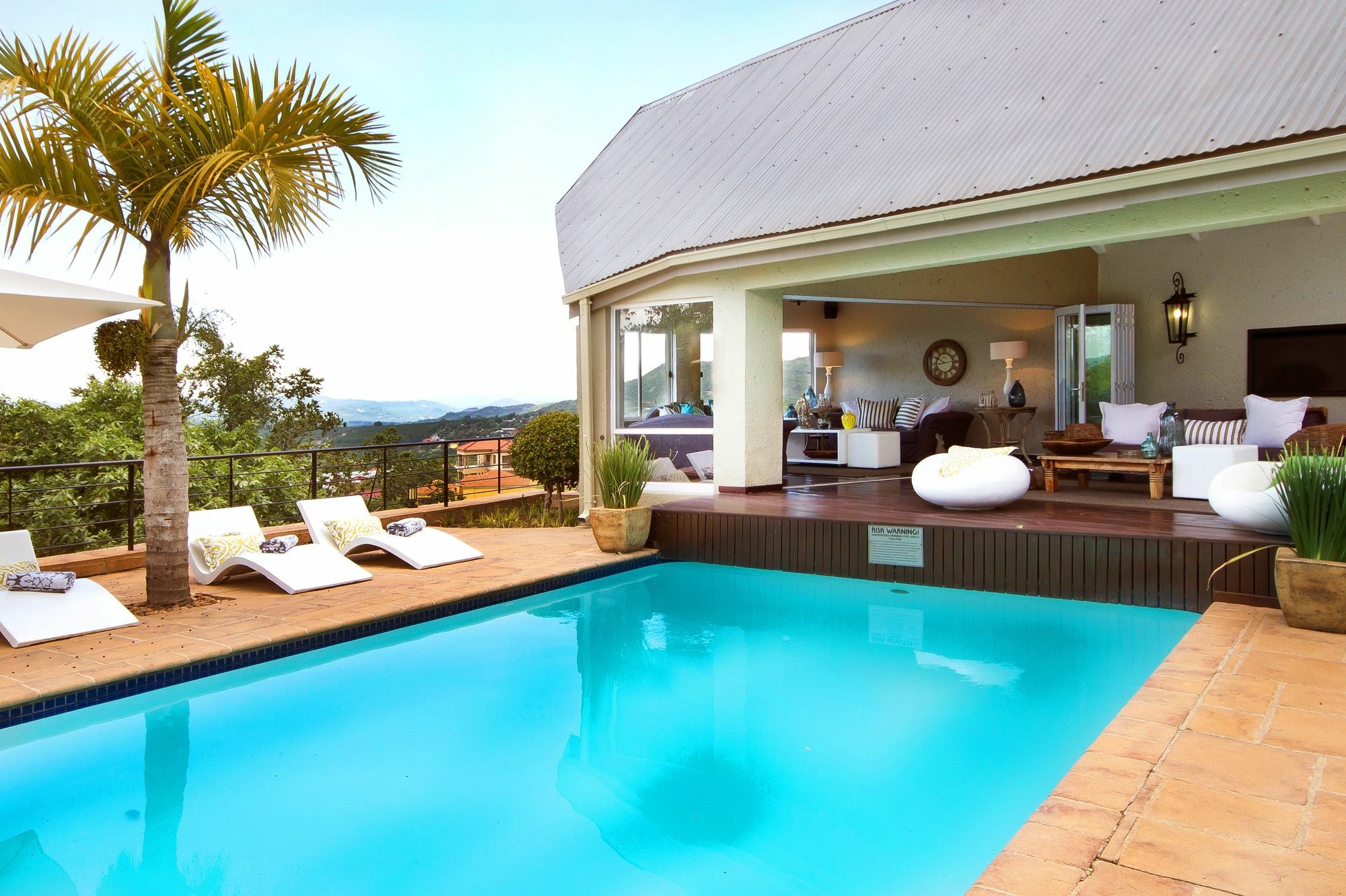 Loerie'S Call Guesthouse Mbombela ภายนอก รูปภาพ
